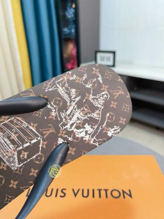 Picture of Louis Vuitton Slippers _SKULVsz38-44mnf05441284
